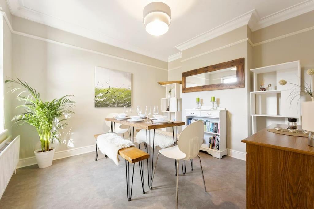 The Capstone Retreat - Beautiful Detached Family Home By Coastline Retreats, Arcade Machine, Parking, Bbq Bournemouth Eksteriør bilde