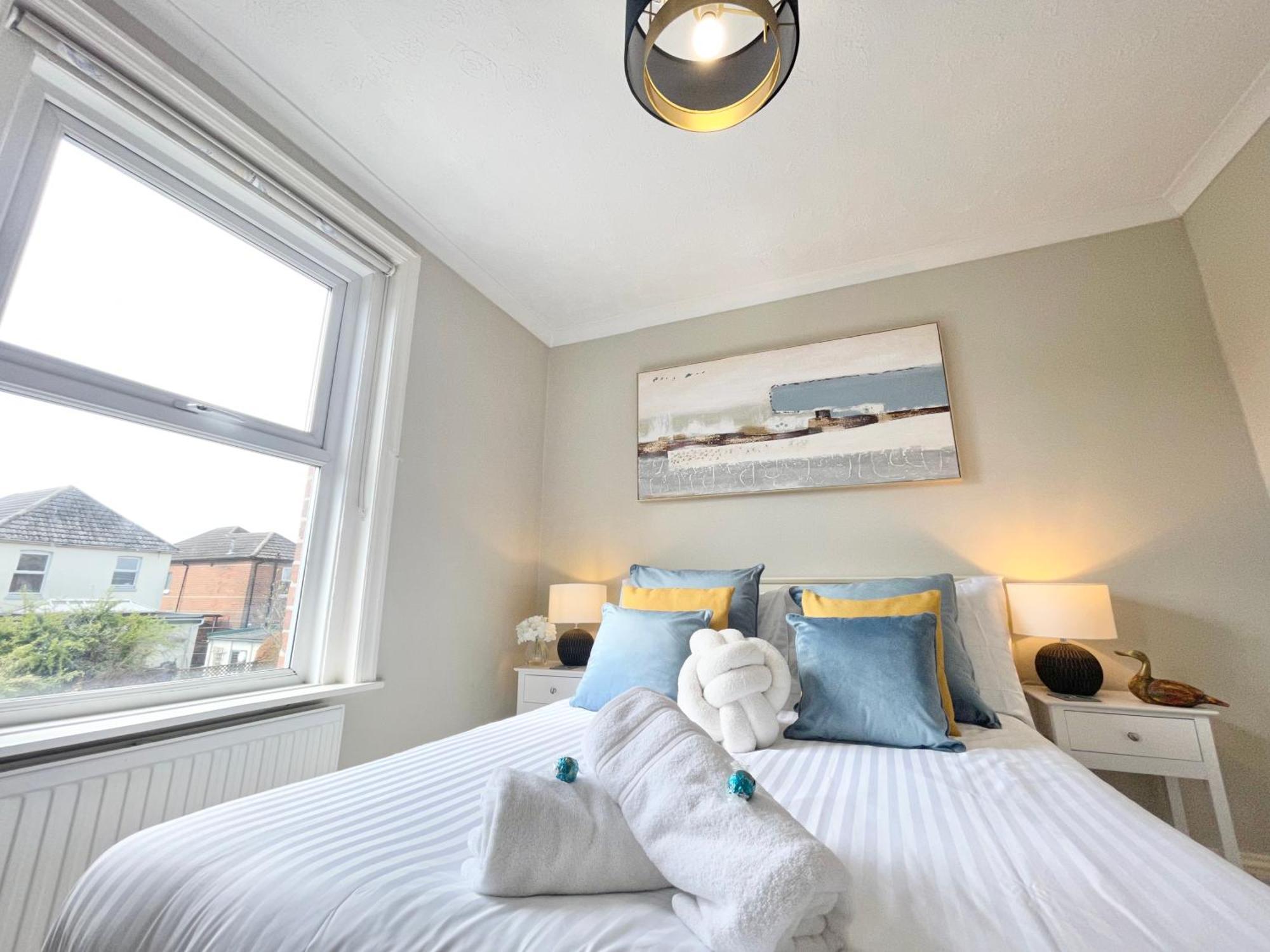 The Capstone Retreat - Beautiful Detached Family Home By Coastline Retreats, Arcade Machine, Parking, Bbq Bournemouth Eksteriør bilde