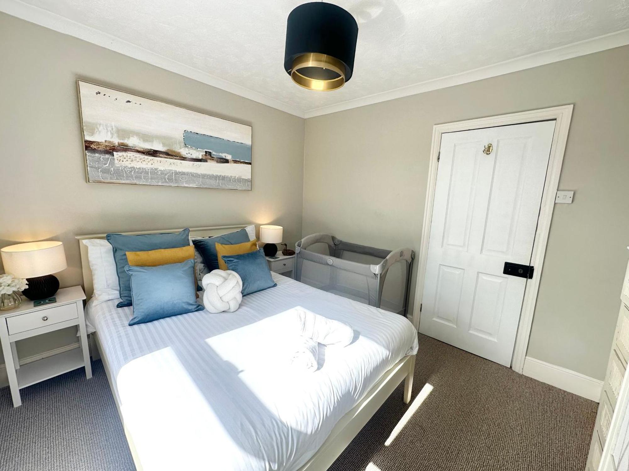 The Capstone Retreat - Beautiful Detached Family Home By Coastline Retreats, Arcade Machine, Parking, Bbq Bournemouth Eksteriør bilde