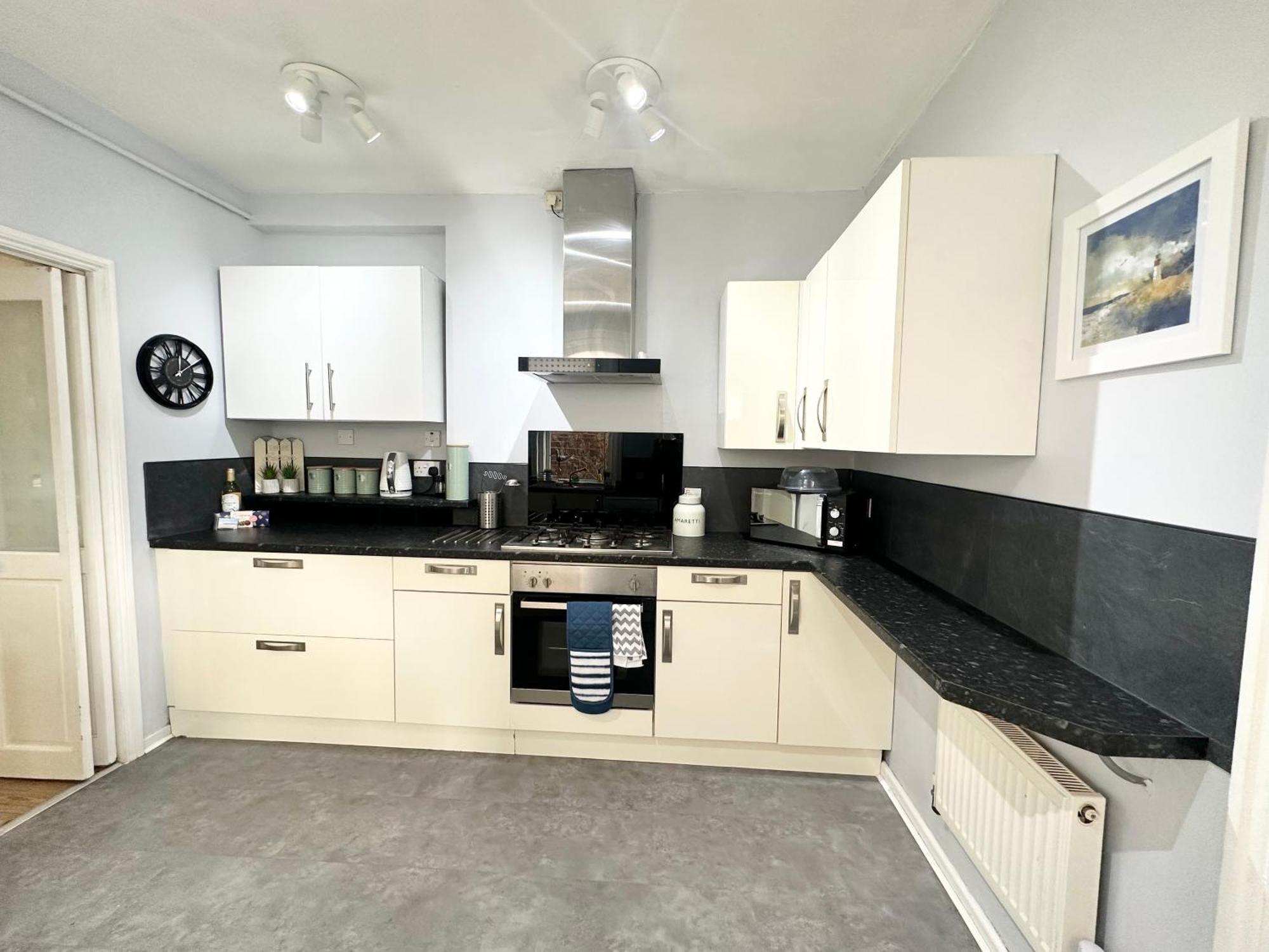 The Capstone Retreat - Beautiful Detached Family Home By Coastline Retreats, Arcade Machine, Parking, Bbq Bournemouth Eksteriør bilde